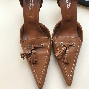 Gorgeous knife mocha heels